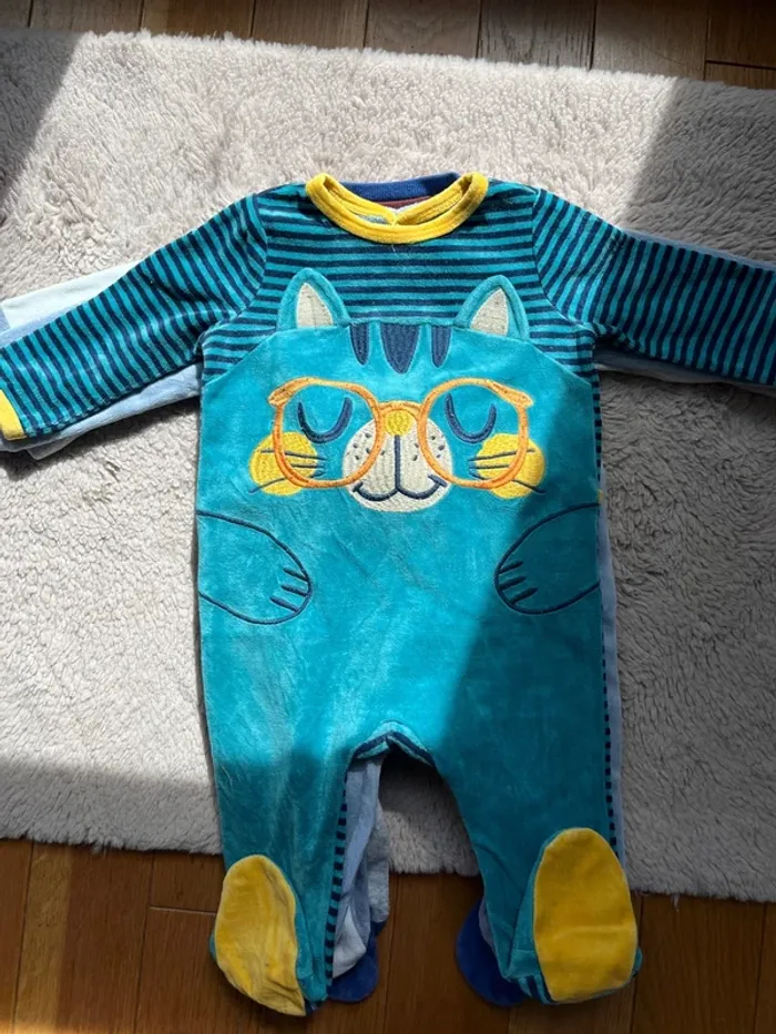 Lot pyjamas polaire 9mois - photo numéro 5