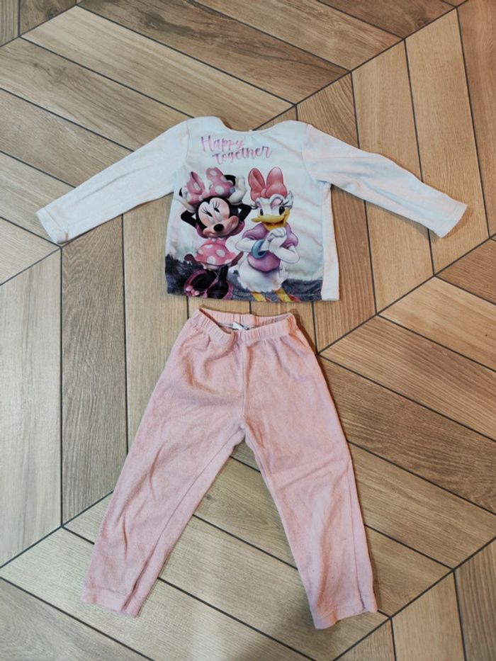 Pyjama 2 pieces velours Taille 24-36 mois 2-3 ans Disney
