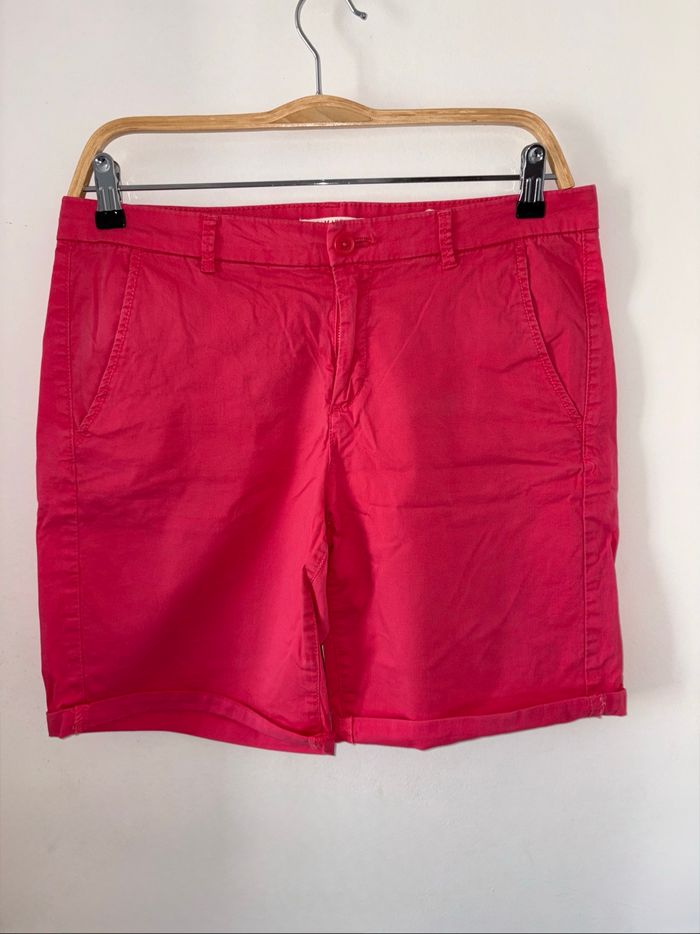 Short fuchsia femme taille 42 camaïeu en très bon état.