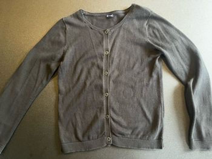 Lot pull , gilet , pancho 10 ans - photo numéro 4