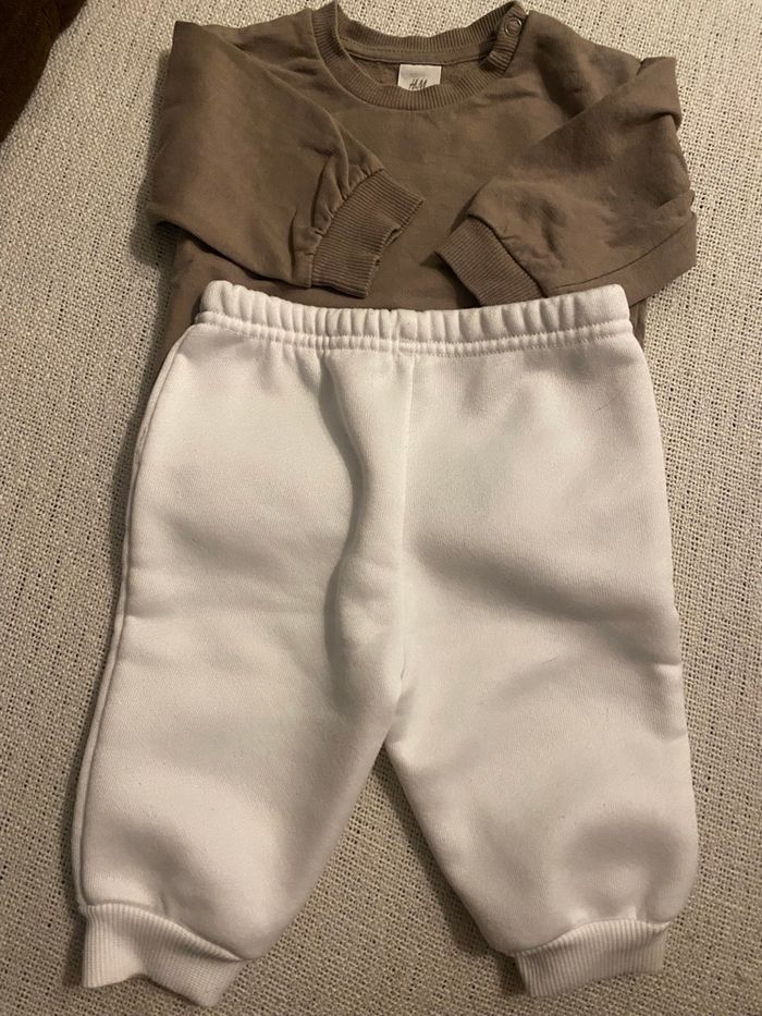 Ensemble pull marron HM et pantalon blanc 3 mois TBE