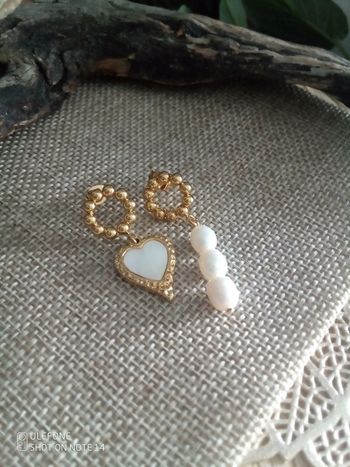 Boucles d'oreilles nacre naturelle asymétriques