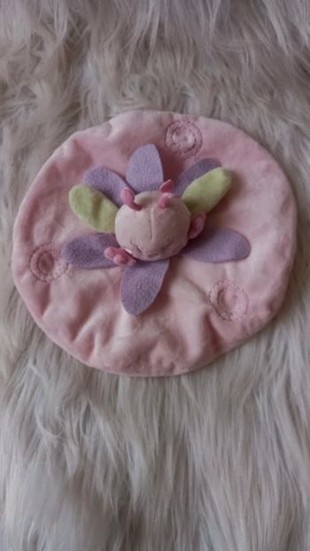 Doudou rond plat rose - papillon spirales - Kimbaloo