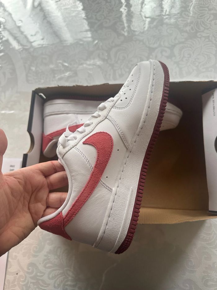 Basket Nike Air Force 1 AF1 rouge et blanches - photo numéro 5