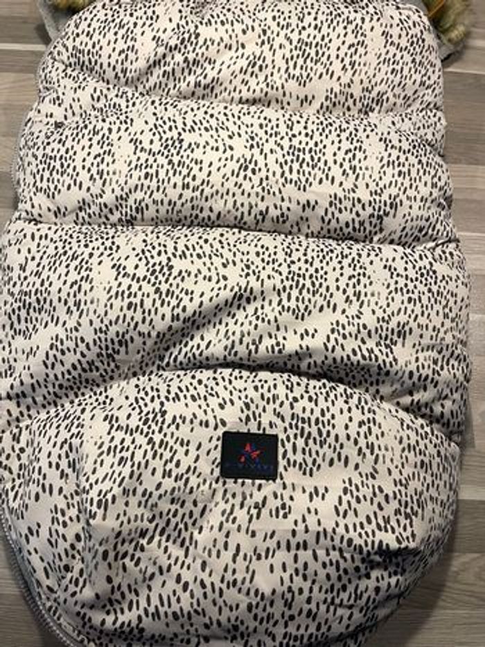 Chancelière fy yiyi - photo numéro 4