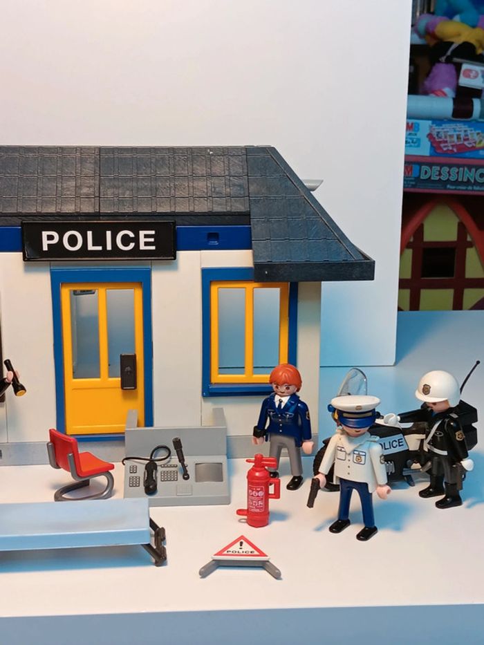 Lot figurines playmobil poste de police - photo numéro 4