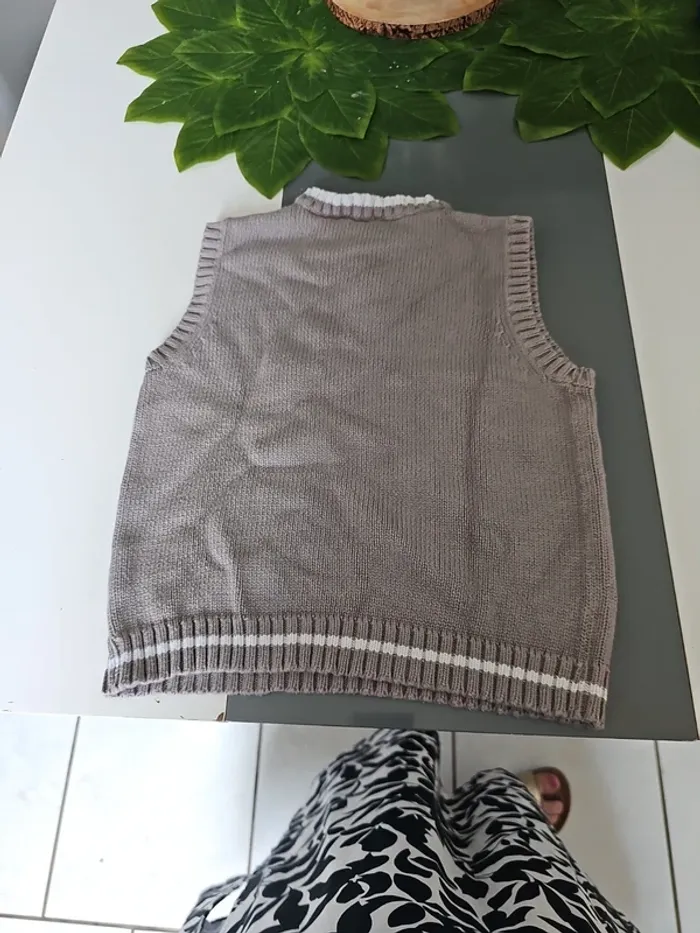 Pull sans manche 6 ans - photo numéro 3