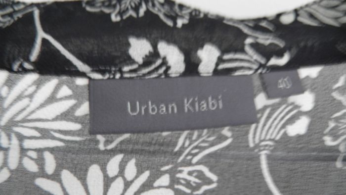Tunique longues fleurie noir et blanc taille 38 Urban Kiabi - photo numéro 2