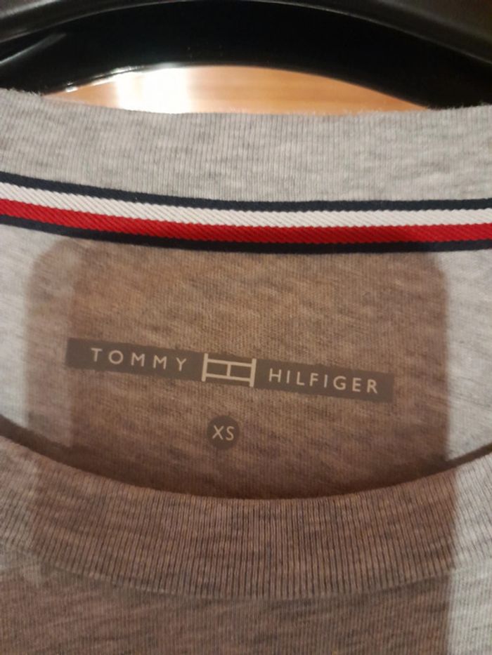 T-shirt tommy hilfiger xs 🚹 - photo numéro 3