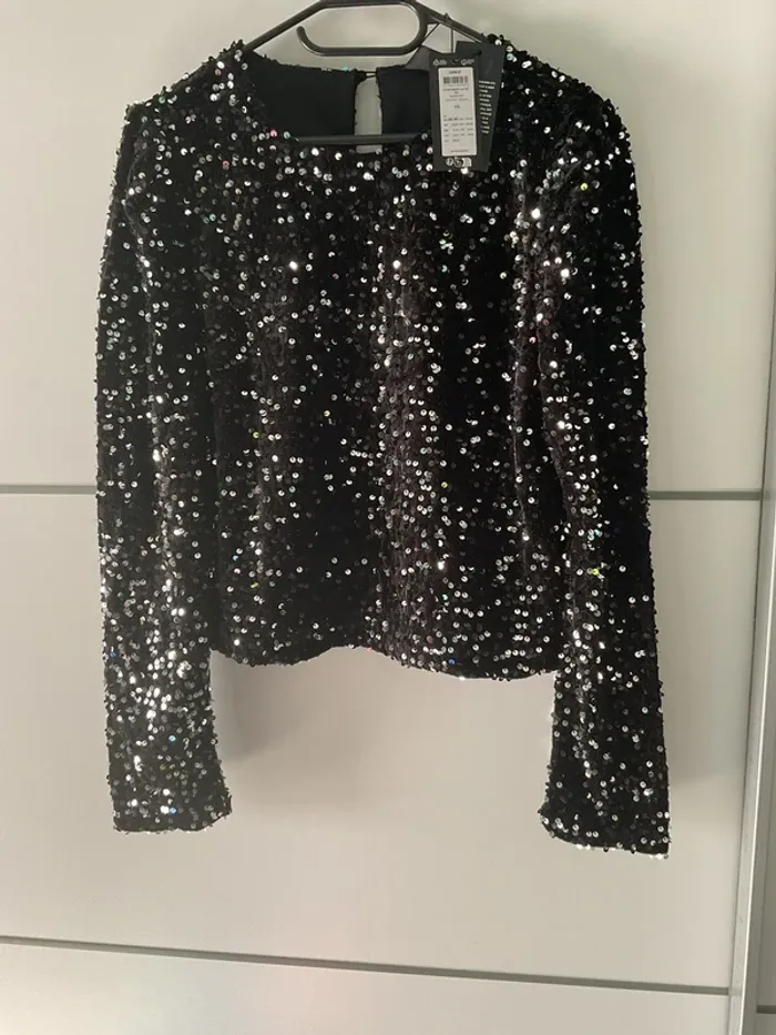 Blouse courte à sequins - photo numéro 3