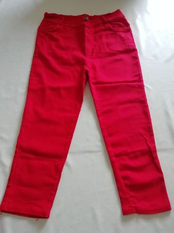 Très joli pantacourt Rouge très elastane