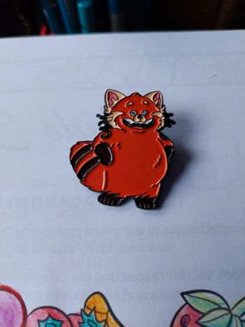 Pins panda roux , disney alerte rouge