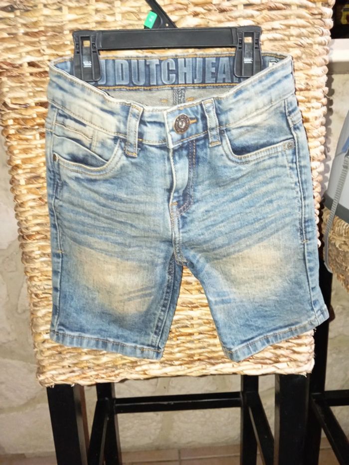 Short taille 8 ans
