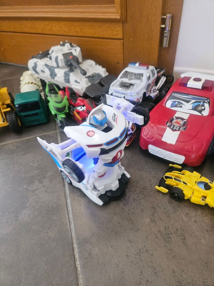 Gros lot de voitures et motos - photo numéro 4