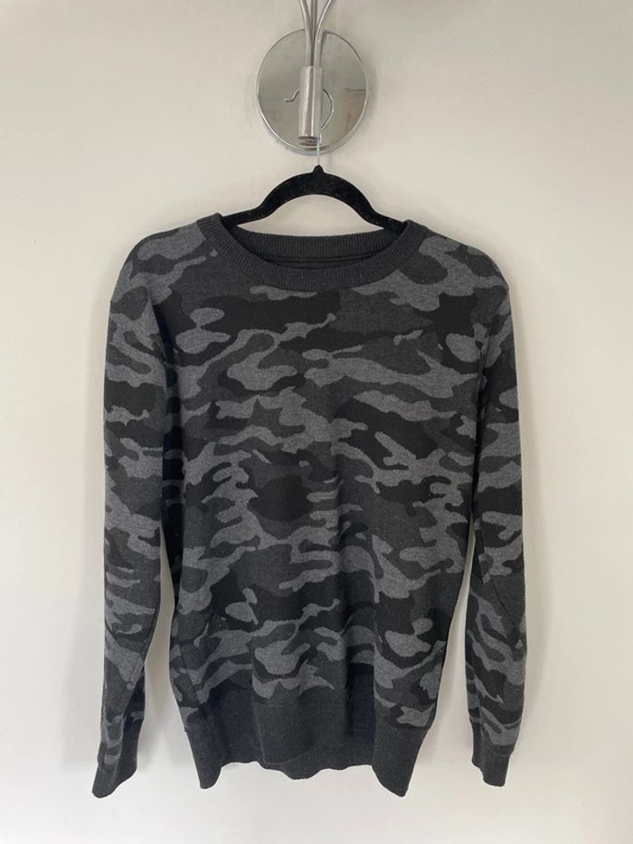 Pull Camo taille M