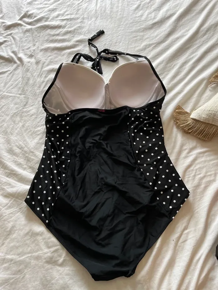 Maillot de bain, jamais porté - photo numéro 2