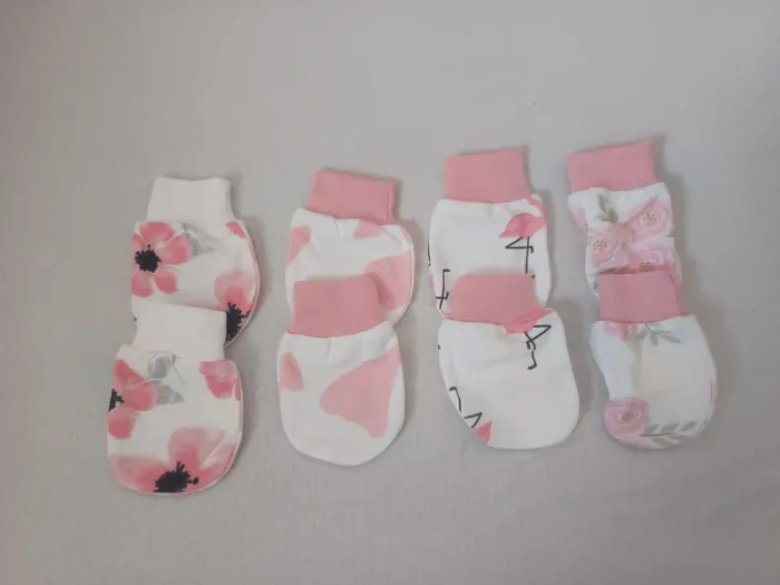 Lot moufles naissance bébé fille