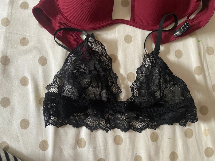 lot de deux. Soutiens-gorge, undiz taille 90B, bordeaux et noir. - photo numéro 3