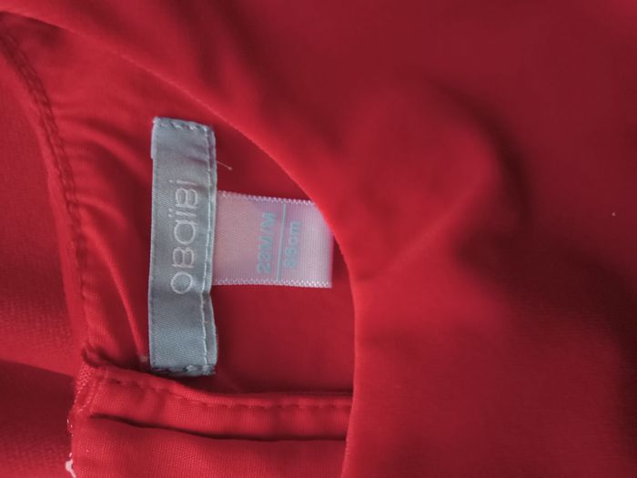 Magnifique robe rouge velours 23 mois - photo numéro 2