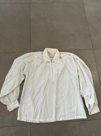 Blouse blanche taille XL, très bon état