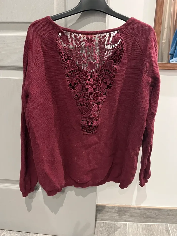 Pull bordeaux col V