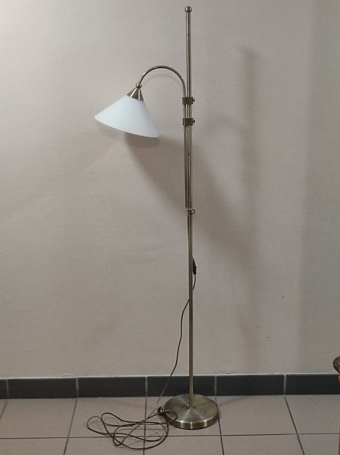 Lampadaire ancien doré