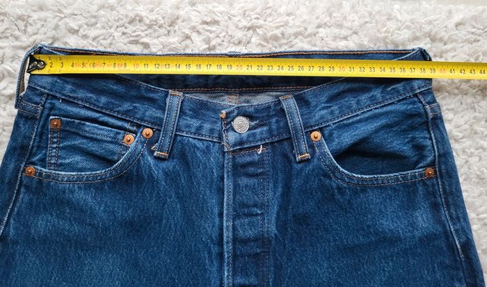 Jean Levi's 501  W31 L34 bleu foncé Taille 38 - photo numéro 7