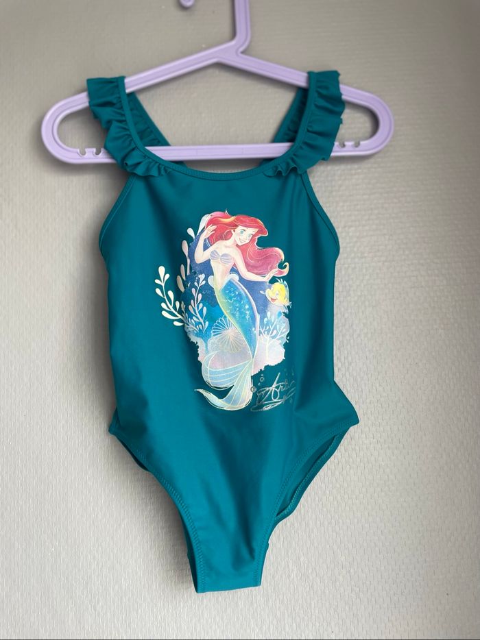Maillot de bain 1 pièces bleu/ petite sirène gille 5 ans Disney /kiabi