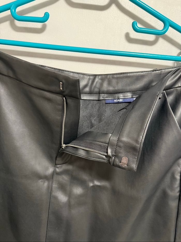 Jupe en similicuir taille 46 - photo numéro 3