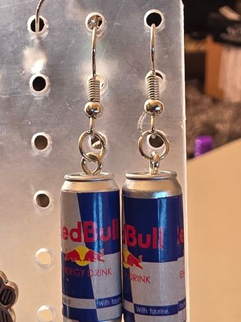 Boucles d oreilles style redbul