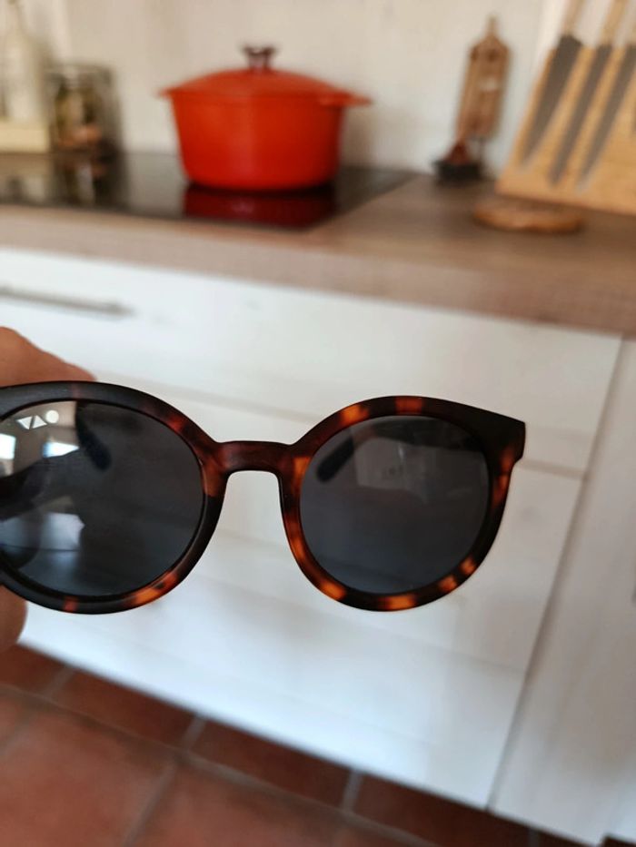 Lunettes solaires pour bébé - photo numéro 2