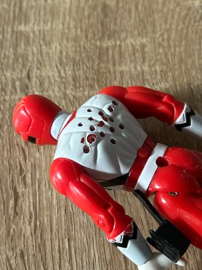Figurine Power Ranger rouge / Bandai 1998 / Bon état ( traces d’usure visible voir photos ) - photo numéro 4