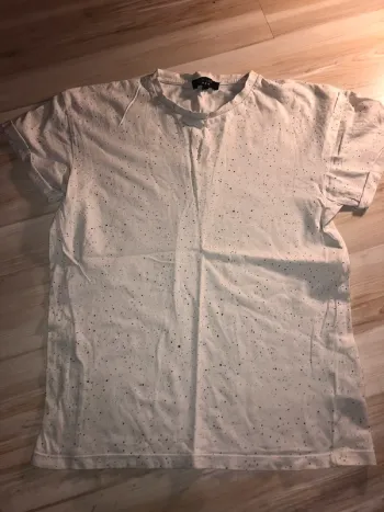 tee shirt homme blanc avec tache noir