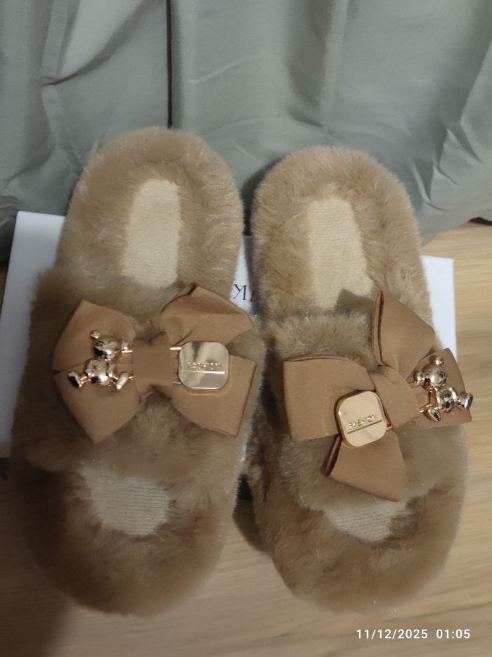 Chaussons fourrés camel ultra doux avec nœud & petit ourson doré – Taille 39 - photo numéro 2