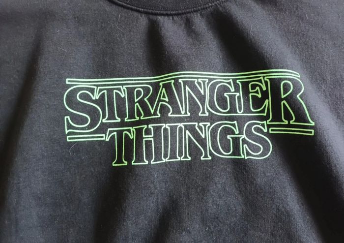 Pull Stranger things taille S/M - photo numéro 2