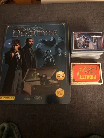 Album panini les secrets de dumbledore + gros lot de stickers et cartes