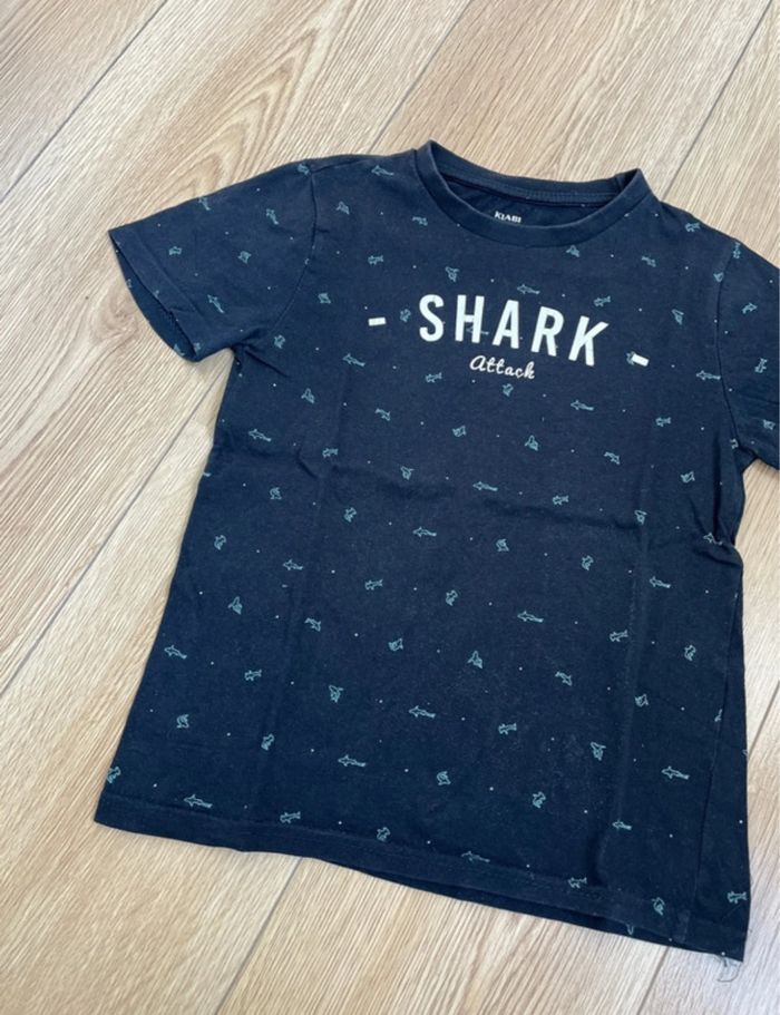 Teeshirt Kiabi bleu marine Shark attack - photo numéro 3