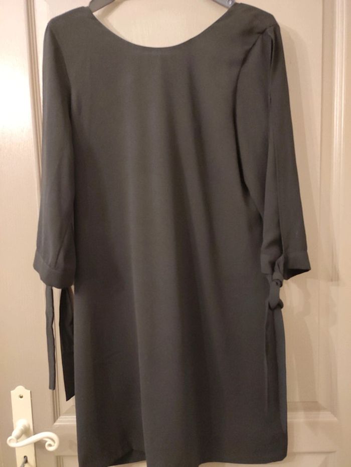 Robe noire - photo numéro 3