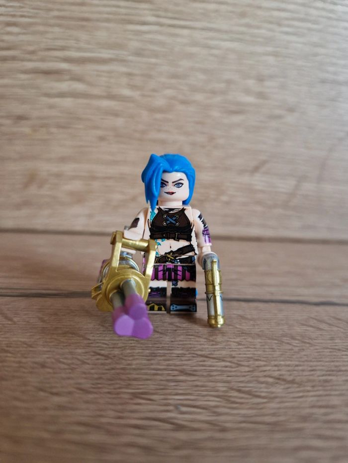 Figurine type lego Jinx League Of Legends