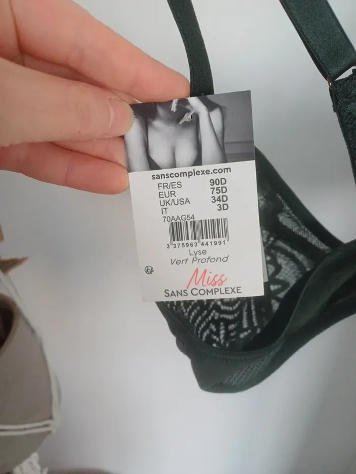 Soutien gorge armatures dentelle vert kaki 90D Neuf - photo numéro 5