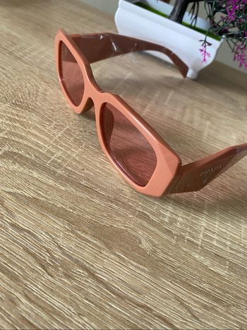 Lunette de soleil prada