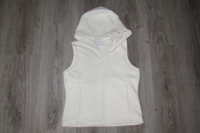 GILET POLAIRE SM A CAPUCHE ÉCRU FILLE "KIABI KIDS" - 10 ANS - n°01 - photo numéro 2