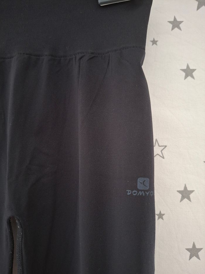 Legging noir taille élastique large 12 ans Domyos
Très bon état ni trous ni tache - photo numéro 3