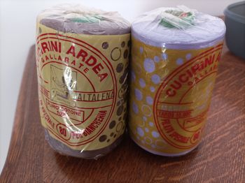 Lot 4 cônes de fil pour couture