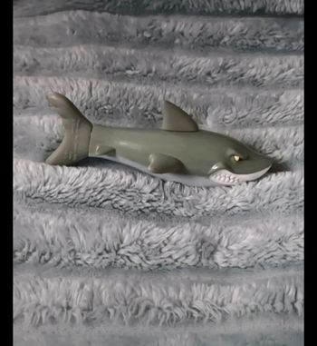 Figurine requin de la petite sirene macdonald 1998