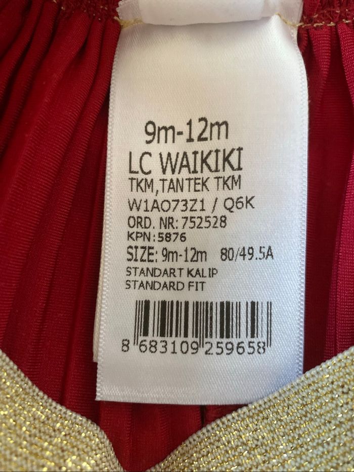 Très jolie petite jupe plissée en velours rouge et or 9-12 mois LC Waikiki - photo numéro 6