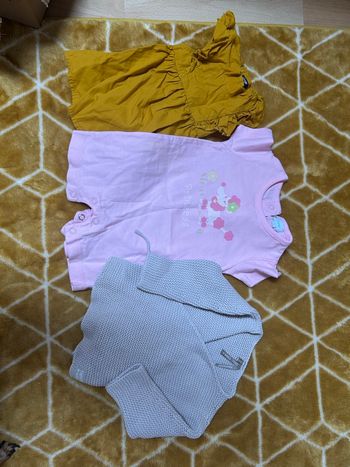 Lot de vêtements bébé 1 mois