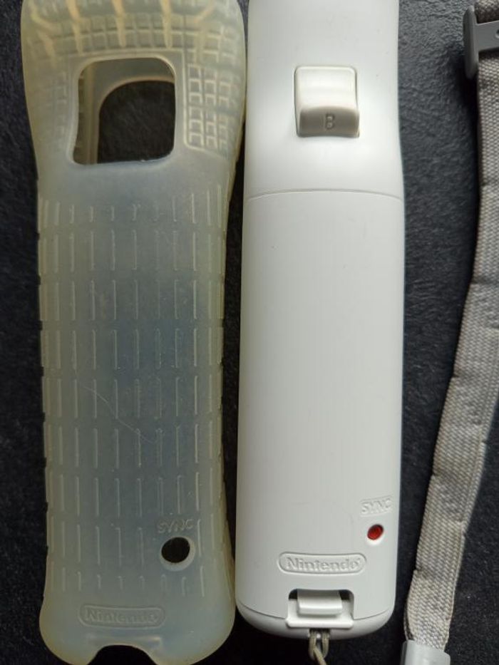 Nintendo - Wii - Wiimote - photo numéro 2