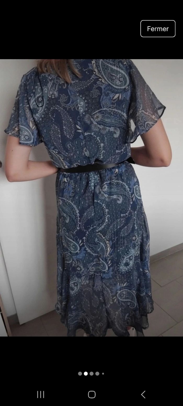 Jolie robe bleu taille 36 - photo numéro 2