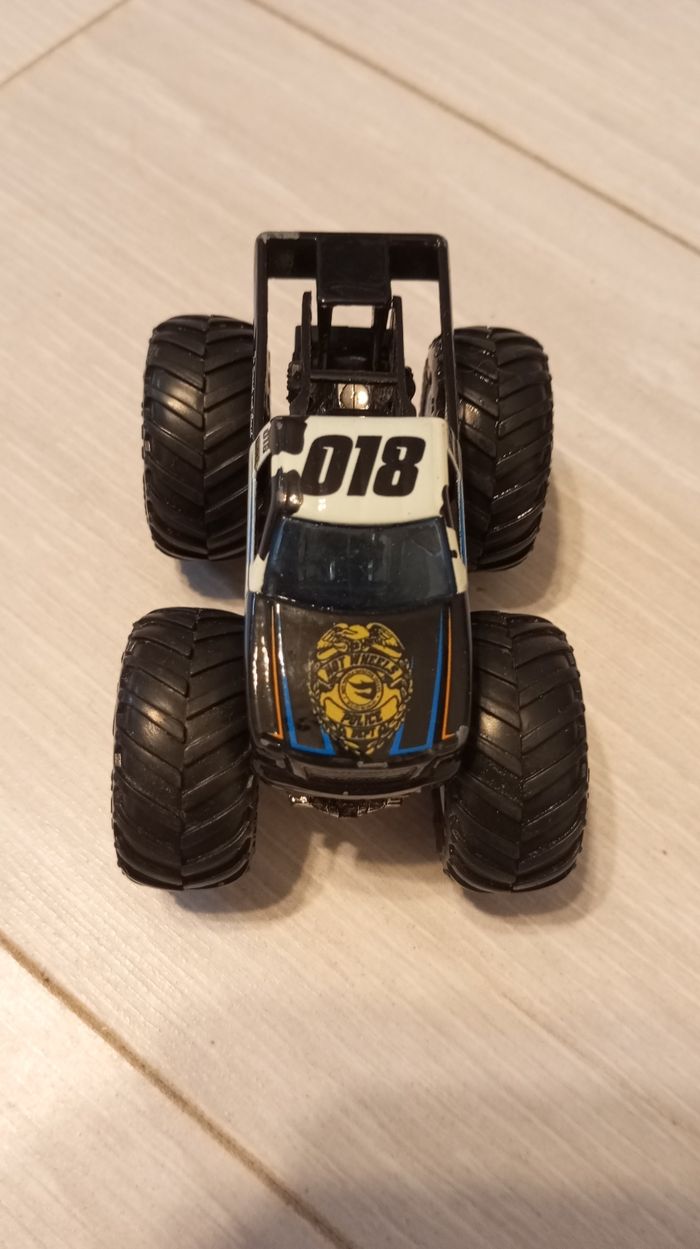 Monster truck hot Wheels